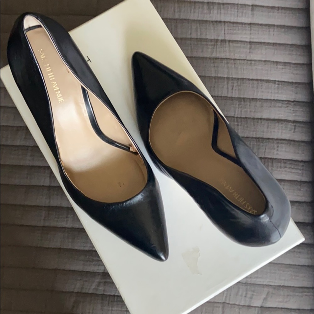 Black high heels 👠